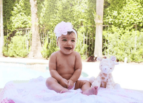 Seis meses y contando, con esta sonrisa Amaia festejó su cumple mes.