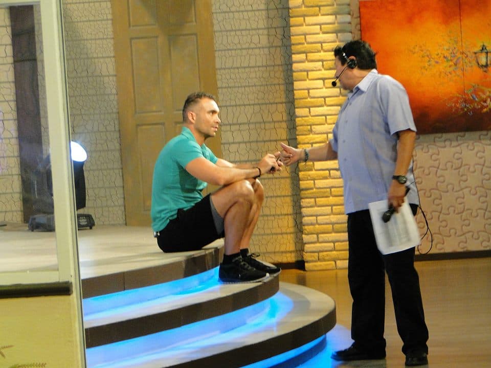 Diego Di Marco recibiendo indicaciones. (20 de agosto)