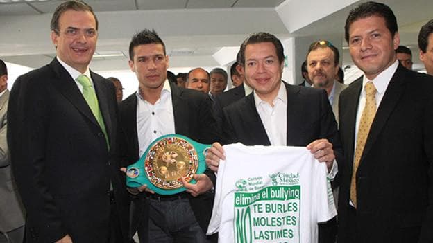 Sergio 'Maravilla' Martínez ha estado ligado en varios episodios de su vida a la política mexicana.