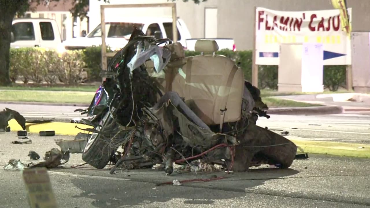 “El BMW se partió a la mitad y eso no sucede a una velocidad normal sobre la autopista 6”, dijo Sean Teare, de la oficina del fiscal del condado Harris.