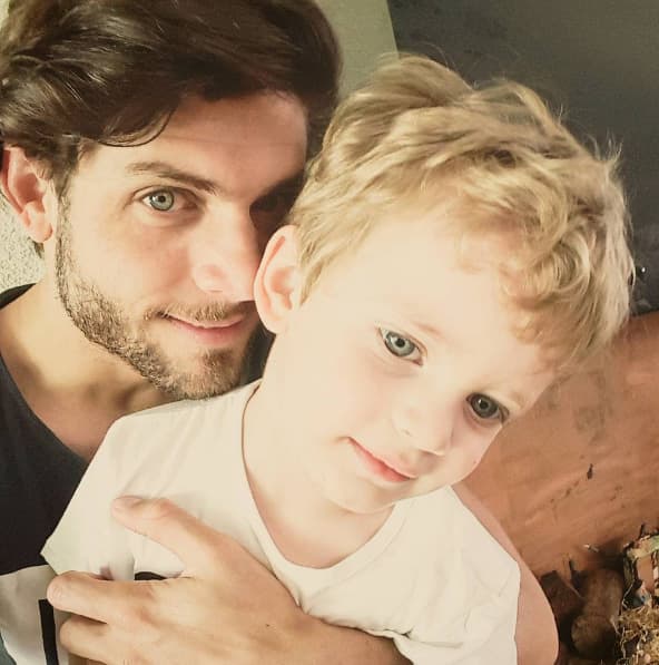 “Hablo con su mamá, con ella tengo una excelente relación, es una increíble mamá y mi hijo está en las mejores manos” confesó el actor.
<br>