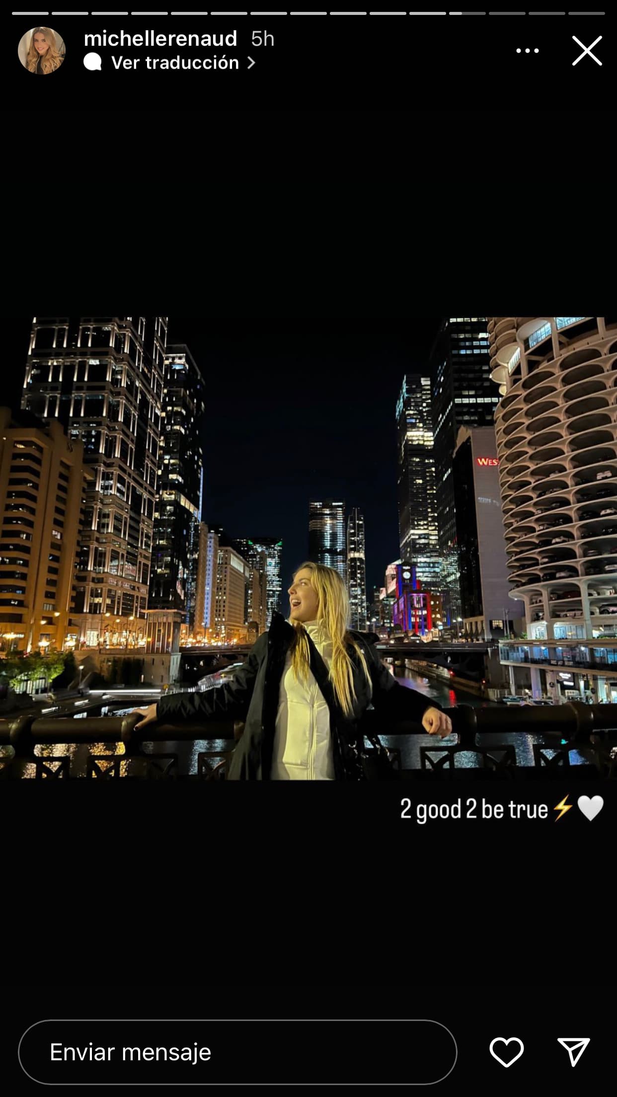 Ante estas y otras críticas que aparecieron en la sección de comentarios de la foto con Osvaldo Benavides, la 
<b><a href="https://www.univision.com/shows/quererlo-todo/michelle-renaud-danilo-carrera-terminaron-amor-quererlo-todo" target="_blank">protagonista de Quererlo Todo </a></b>se defendió. 
<br>