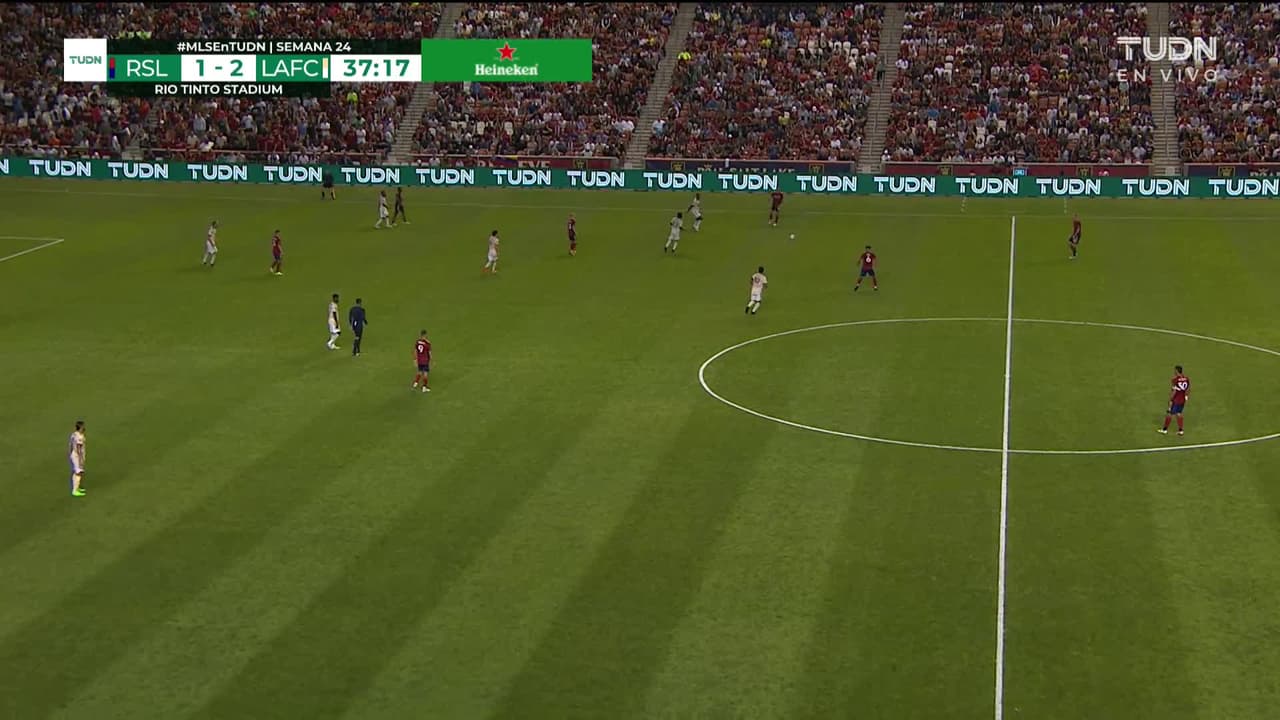 ¡TIRO ATAJADO! disparo por Cristian Arango.