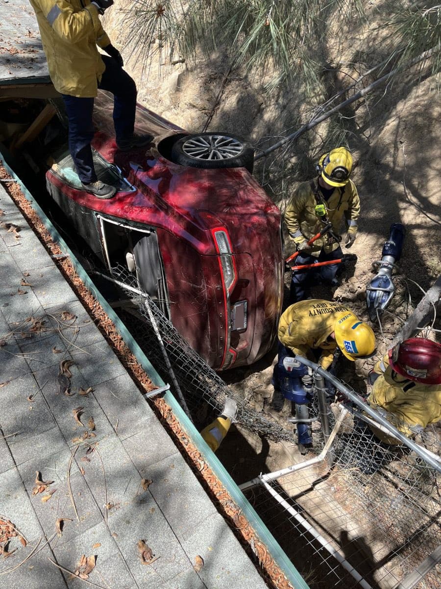 Las autoridades no revelaron la identidad del conductor, ni tampoco el motivo del accidente, ya que la investigación está en proceso.