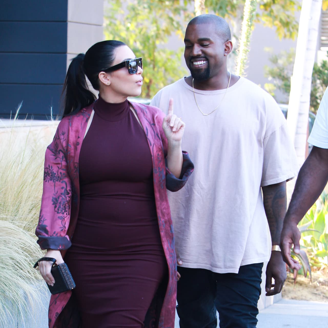 Kanye y Kim se ven muy enamorados.