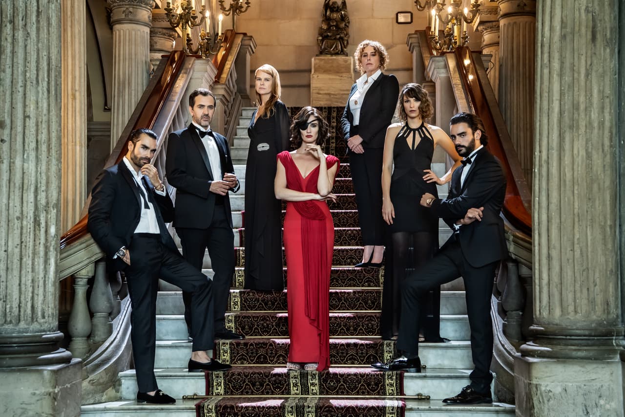 No te pierdas la nueva versión de 
<b>Cuna de Lobos</b> por Univision a partir del 21 de octubre a las 9PM/ 8C.