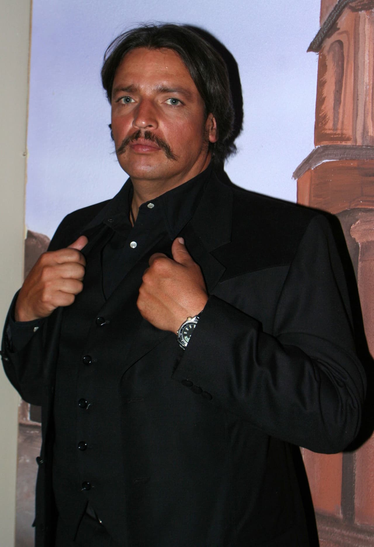 En 2008 regresó a las telenovelas de la mano de la productora Carla Estrada en 'Pasión', donde trabajó junto a Fernando Colunga y Susana González.