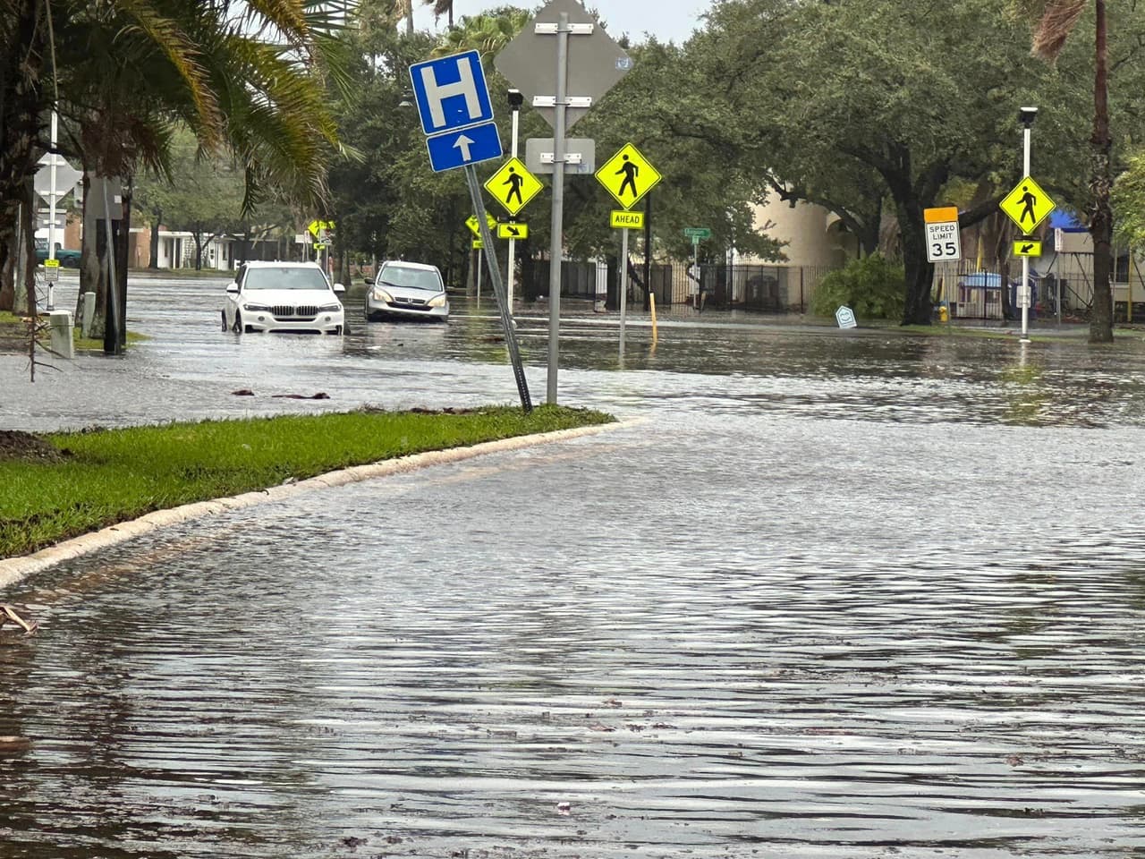 Idalia avanza por el sur de Georgia como huracán categoría 1 