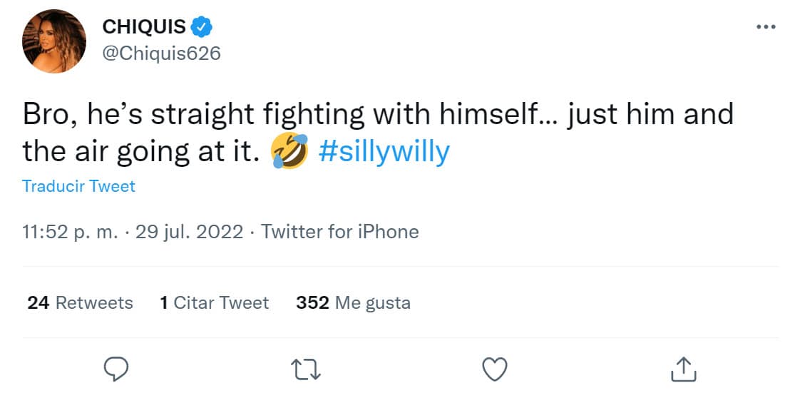 "Hermano, 
<b>estás peleando directamente contigo mismo</b>... solo tú y el aire", escribió en inglés la mañana del viernes 29 de julio. 
<br>