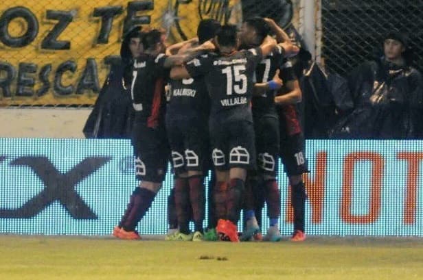 San Lorenzo vuelve a ganar y es líder de la zona 1 del fútbol argentino