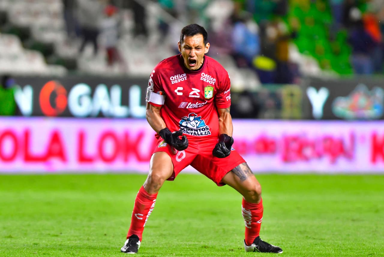 León anuncia renovación de Rodolfo Cota con emotivo video 