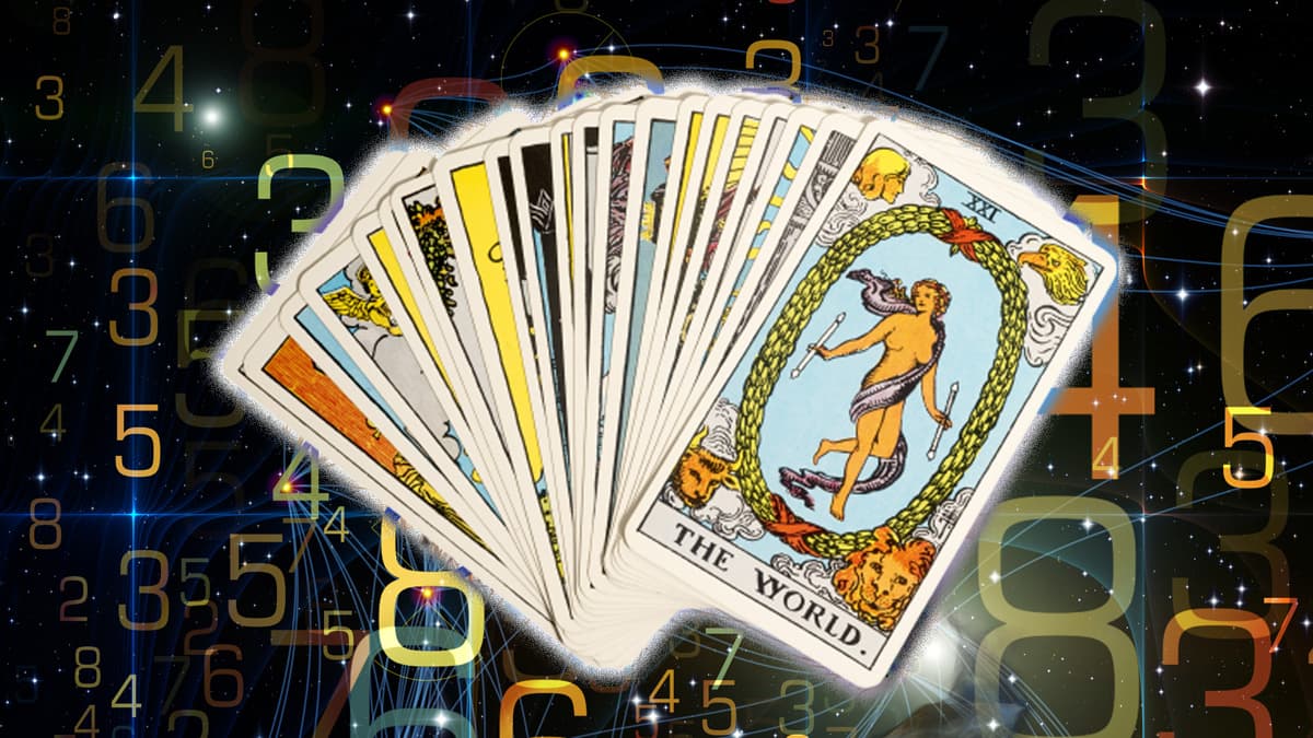 Aprender a leer las cartas del tarot puede ser muy complicado, sobre todo porque son 78 y cada una tiene un significado diferente, pero hay un tip buenísimo para ello, puesto que podemos aplicar la numerología para ayudarnos a comprenderlas.