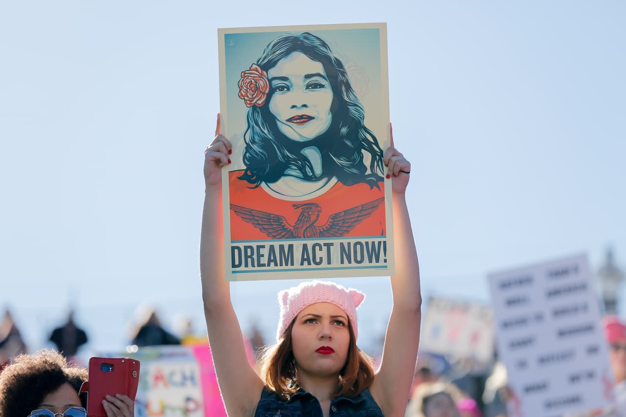 Otro de los mensajes a favor de la aprobación del Dream Act, que permitiría a unos 800,000 jóvenes permanecer en este país, que consideran suyo.