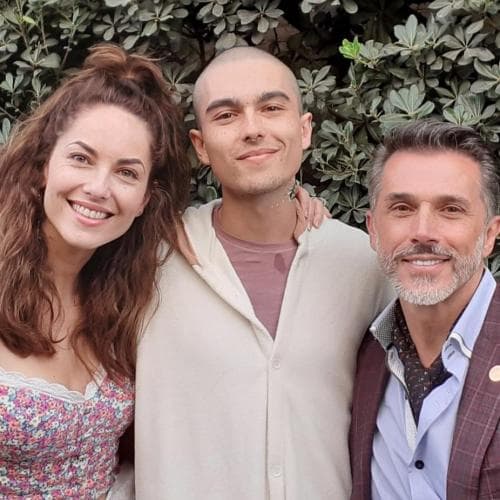 A los 19 años tuvo a 
<b><a href="https://www.univision.com/famosos/sergio-mayer-mori-descubre-lo-que-barbara-mori-y-su-mama-son-incapaces-de-decir-video" target="_blank">su primogénito, Sergio Jr</a></b>., producto de esa relación que tuvo un matrimonio fugaz ya que la actriz se divorció cuando tenía 20 años. 
<br>