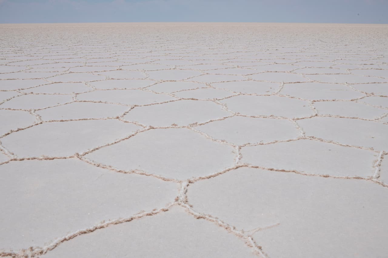 Están ubicadas en el
<a href="http://www.co.hudspeth.tx.us/" target="_blank">condado de Hudspeth</a>, y la mayoría se ubican en propiedad privada.
