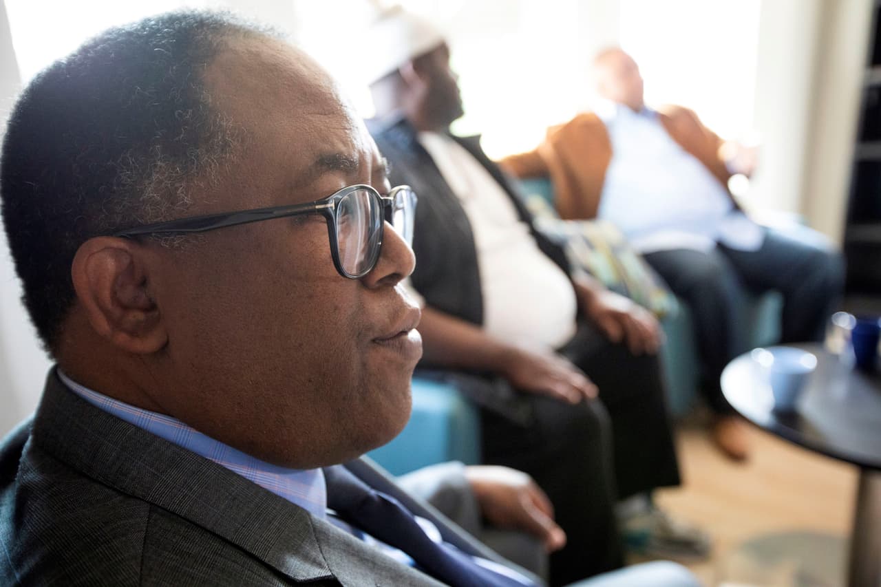 El concejal 
<b>Mark Ridley-Thomas</b>, del distrito 10, dijo que "con tremenda esperanza y optimismo que caminamos por el camino por delante. Mucho trabajo que hacer para un mañana mejor."
<br>