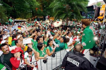 El Recodo se convirtió en el talismán de la buena suerte para el seleccionado mexicano, por lo que no podían faltar en tierras alemanas.