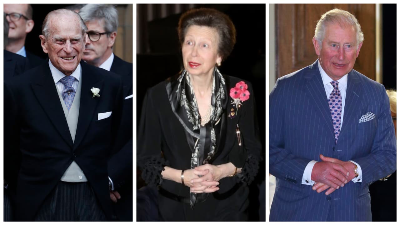 El quinto lugar lo ocupa el príncipe Philip, seguido de su hija la princesa Anne en sexto y el heredero del trono en séptimo, 
<a href="https://www.univision.com/famosos/el-principe-carlos-y-camilla-parker-cumplen-15-anos-de-casados-pero-su-amor-prohibido-comenzo-mucho-antes-fotos">el príncipe Carlos</a>. 
<br>