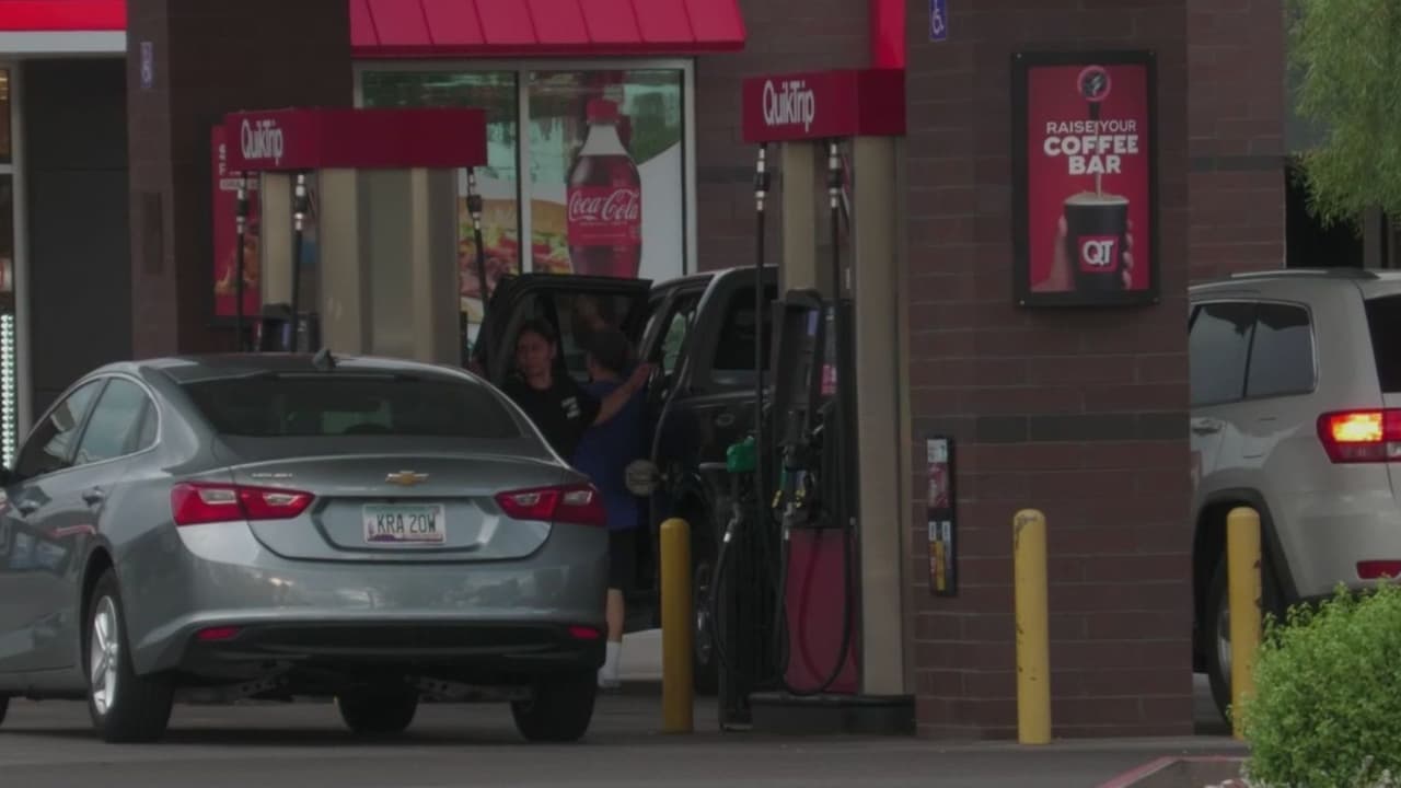 Joven sigue en estado crítico tras tiroteo en gasolinera QuikTrip