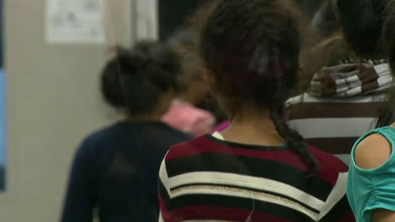 Miles de niños migrantes podrían quedar sin defensa legal: Mapa muestra de dónde provienen