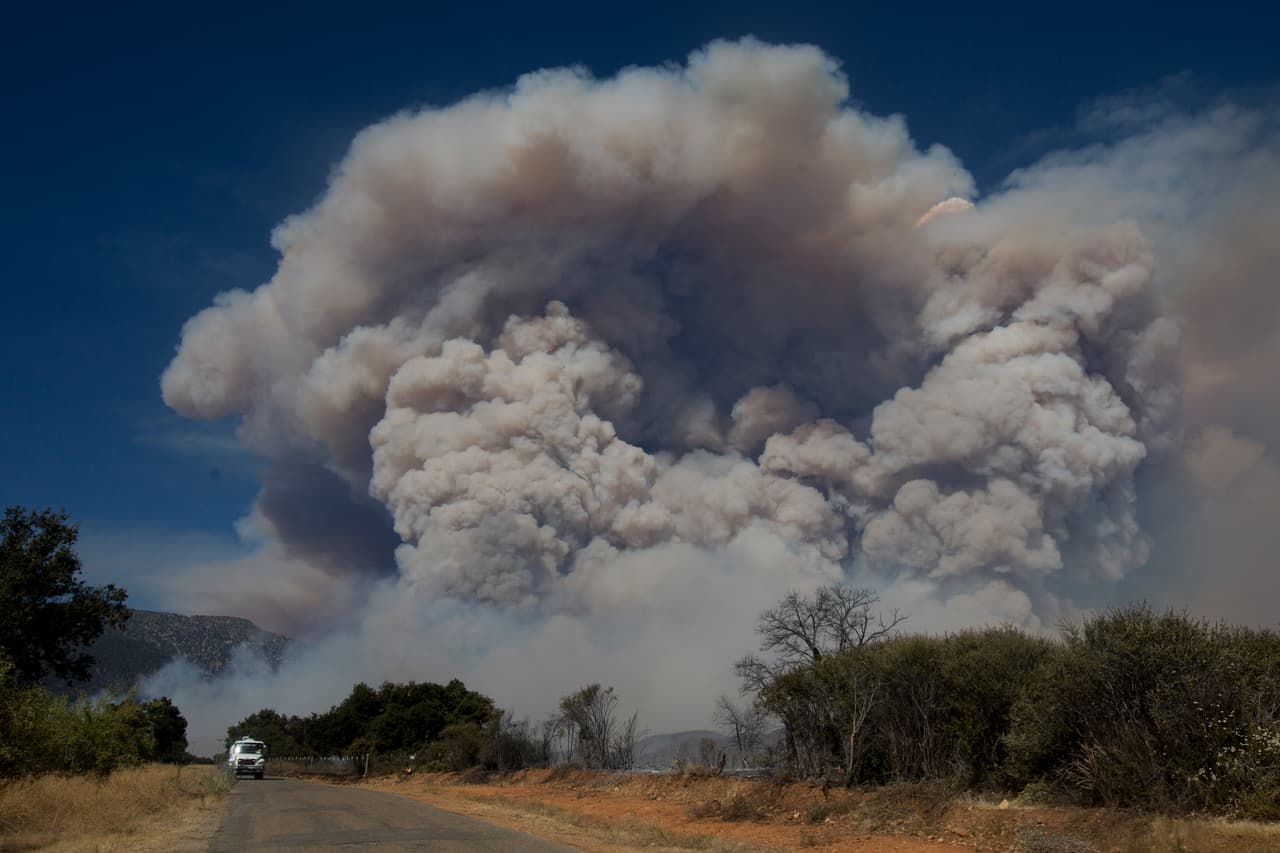 También se enfatiza en evitar dejar autos estacionados en zonas de maleza seca en todas las zonas del estado.
<br>