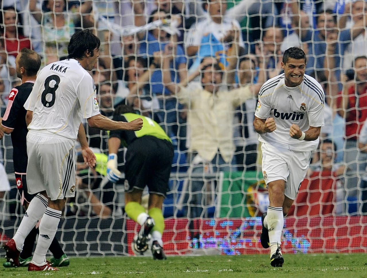 Con el primer partido oficial llegó el primer gol oficial en el triunfo 2-3 de visitante contra Dépor La Coruña.