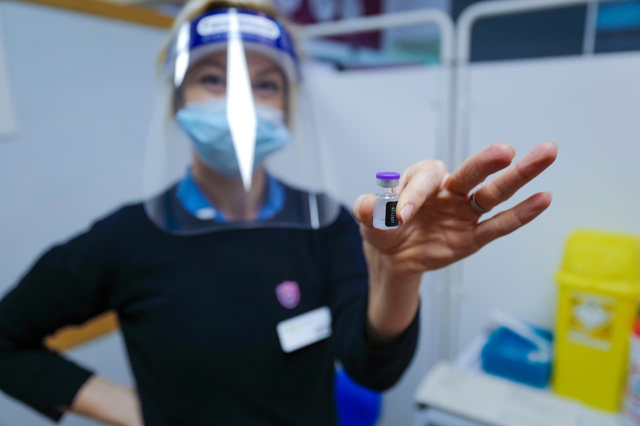 Cuomo ha dicho previamente entre el 75 y el 85 por ciento de la población debe ser vacunada para que la economía vuelva a la normalidad.