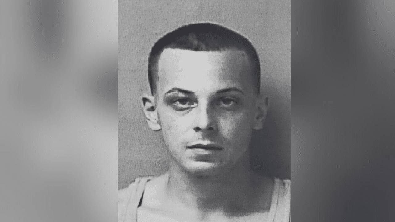 Randall Feliciano Lopez, 30 de años,
<b> </b>residente del pueblo de Quebradillas, fue detenido por violéncia doméstica (Incumplimiento de órdenes de protección).