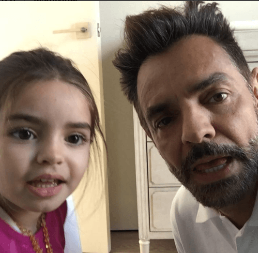 Eugenio Derbez y su hija Aitana cantan 'All you need is love' 