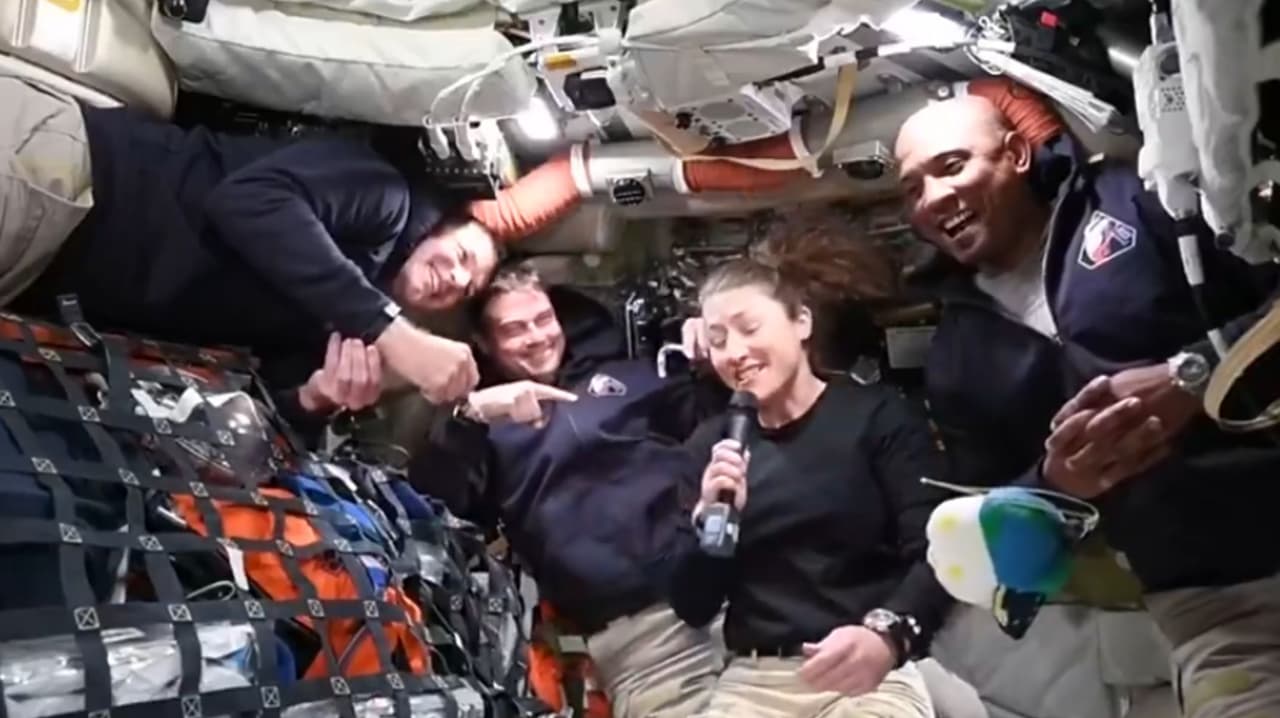 Entrevista espacial: Astronautas revelan cómo van durante el tercer día de la misión Artemis II