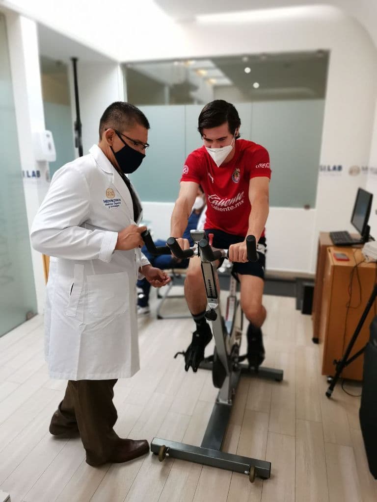 Chivas lleva a cabo exámenes médicos antes de pretemporada.