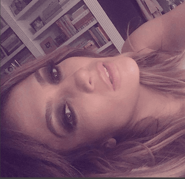 Una vez más esos bellos ojos que enloquecen a cualquiera.