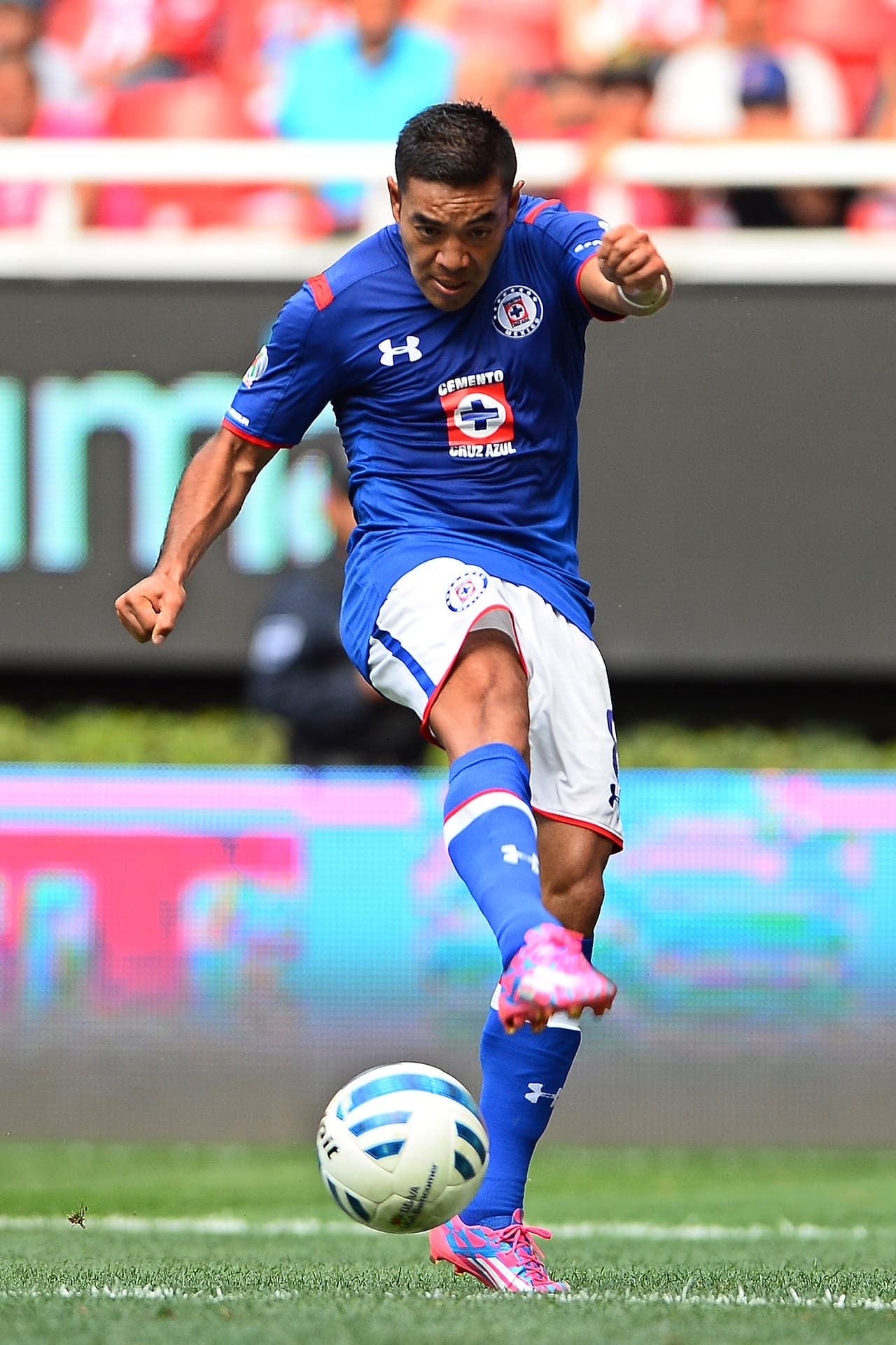 El 12 de diciembre de 2013, Marco Fabián llega para reforzar el cuadro de Cruz Azul. En su paso por Cruz Azul, Fabián fue nominado para el premio Puskas luego de un auténtico golazo frente al Puebla.