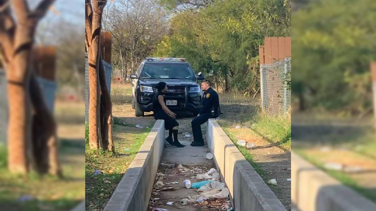 “Odio a los policías, pero realmente necesito a alguien con quien hablar”: la confesión de un joven a un oficial de Texas