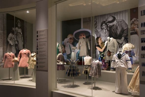 Nacimientos, aniversarios, juguetes de interior y exterior son algunos de los temas que aborda la exposición.