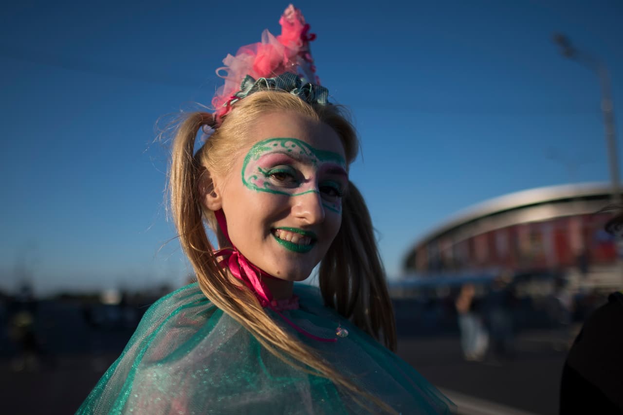 Esta hada rusa acompañó a los aficionados.