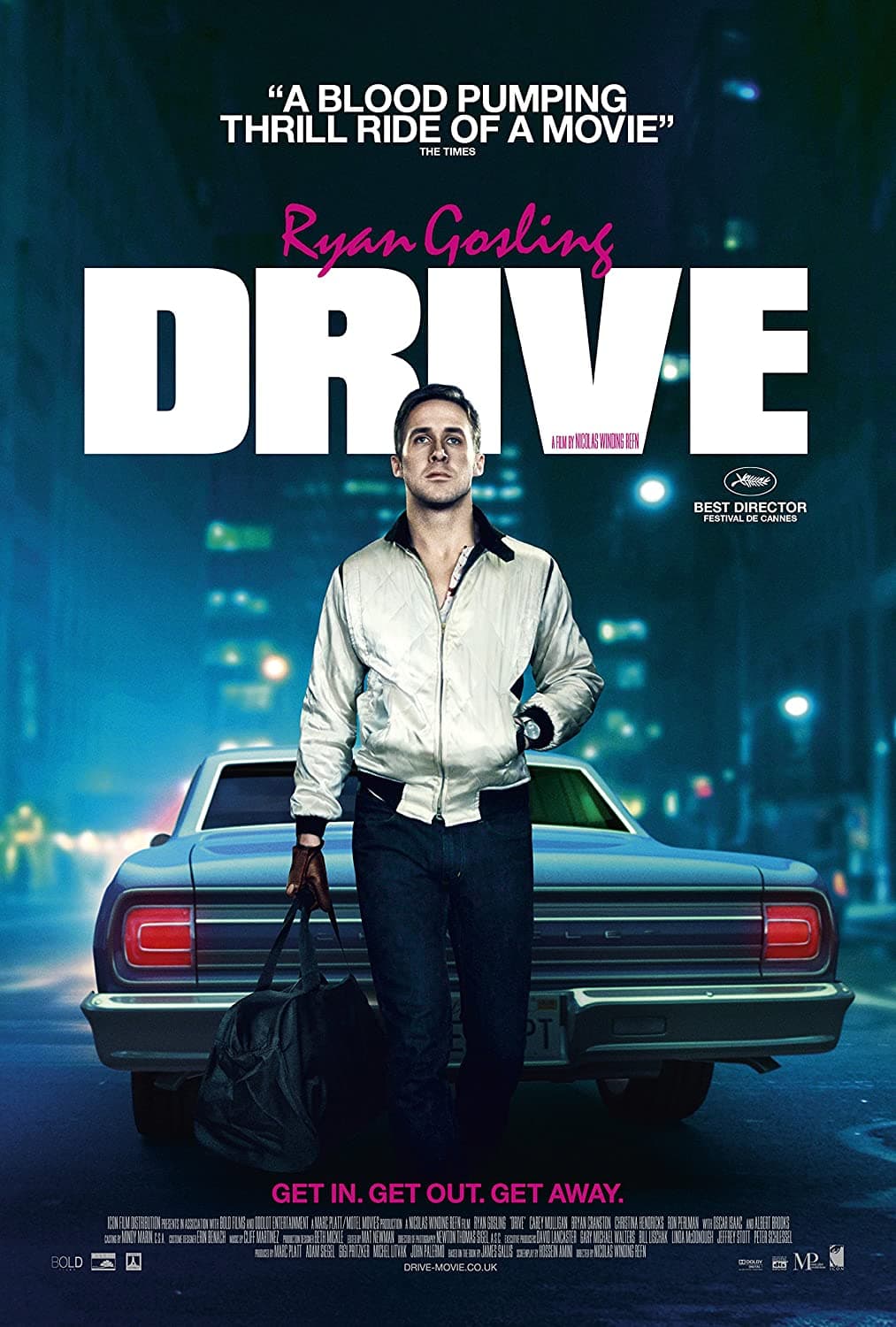 <h3 class="cms-H3-H3"><b>Drive </b></h3>
<br>
<br>
<b>Tipo:</b> Película
<br>
<b>Plataforma:</b> Netflix
<br>
<b>Duración: </b>1 hora 40 minutos
<br>
<br>
<b>Sinopsis:</b> Un doble de cine de Hollywood que trabaja como un conductor para unos ladrones es amenazado de muerte después de un robo fallido.