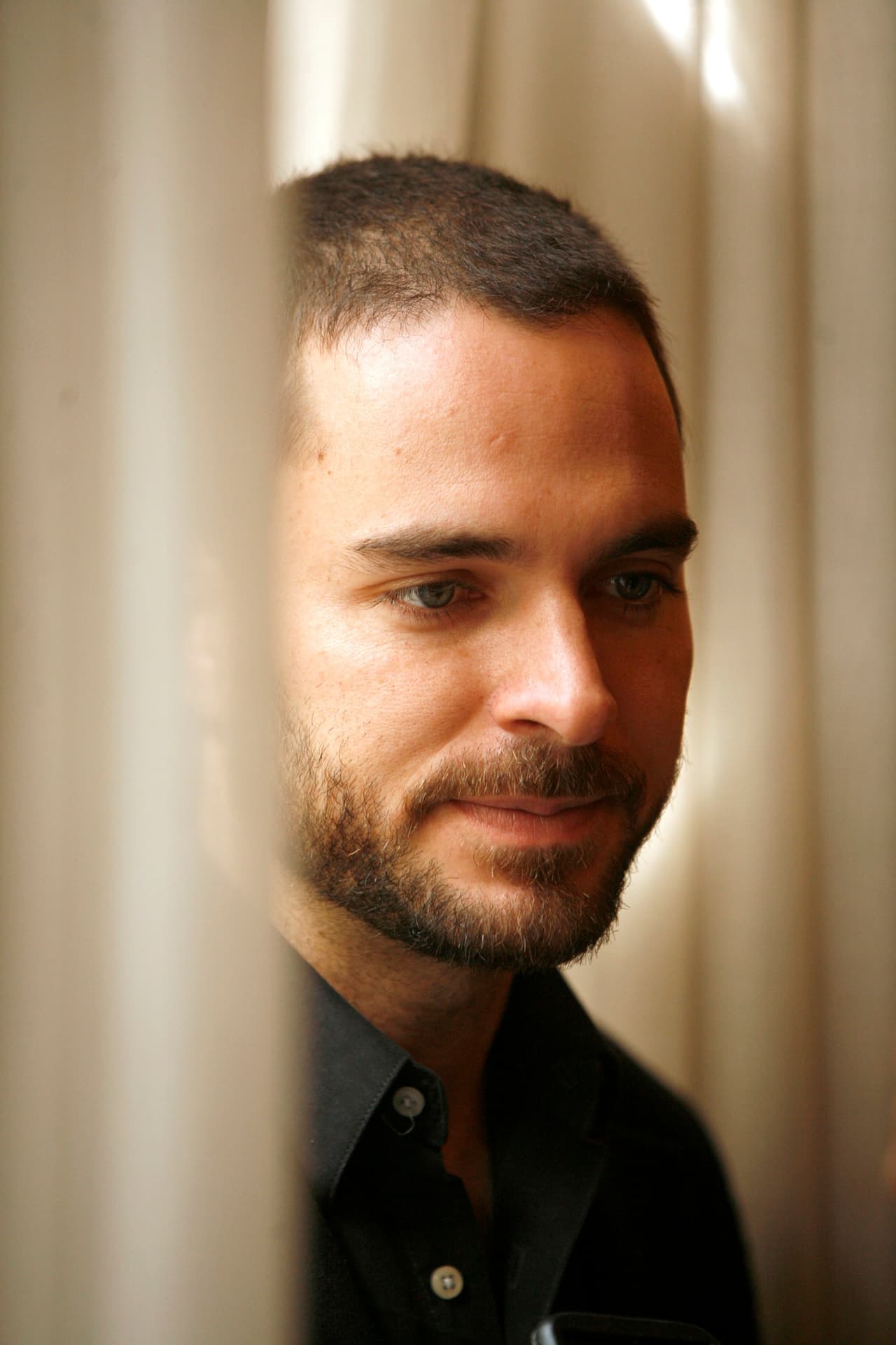 Manolo Cardona ha querido ir más allá en su carrera y es por eso que creó su empresa productora 11/11 Films con la cual ha realizado cine y televisión.