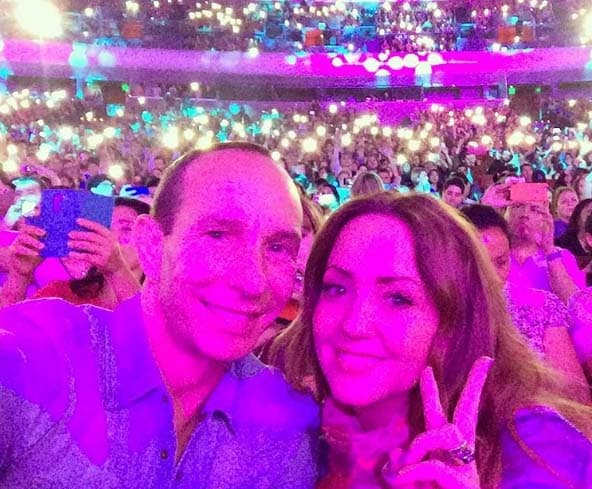 La pareja disfruta de hacer todo tipo de actividades. Los conciertos son sus favoritos.