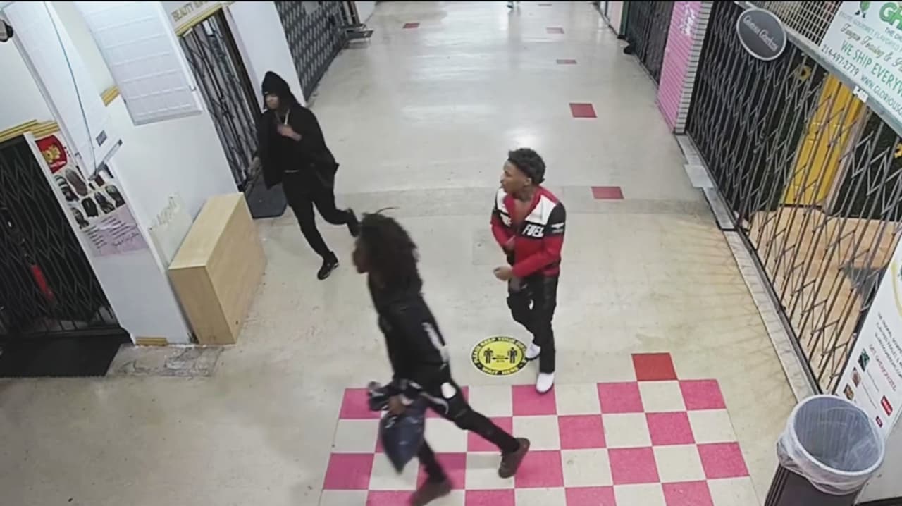 Balacera en Dallas deja una mujer herida, buscan a seis hombres