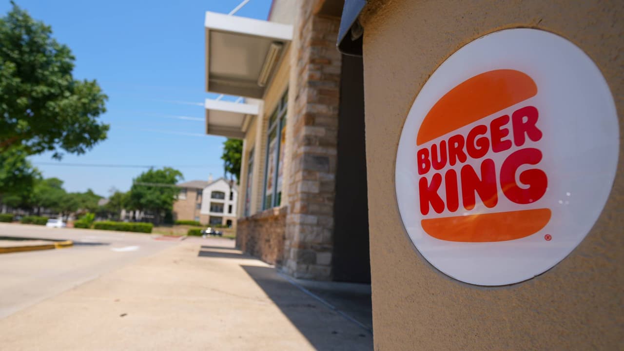 Lo acusan de violar y embarazar a empleada adolescente de Burger King mientras fue su supervisor