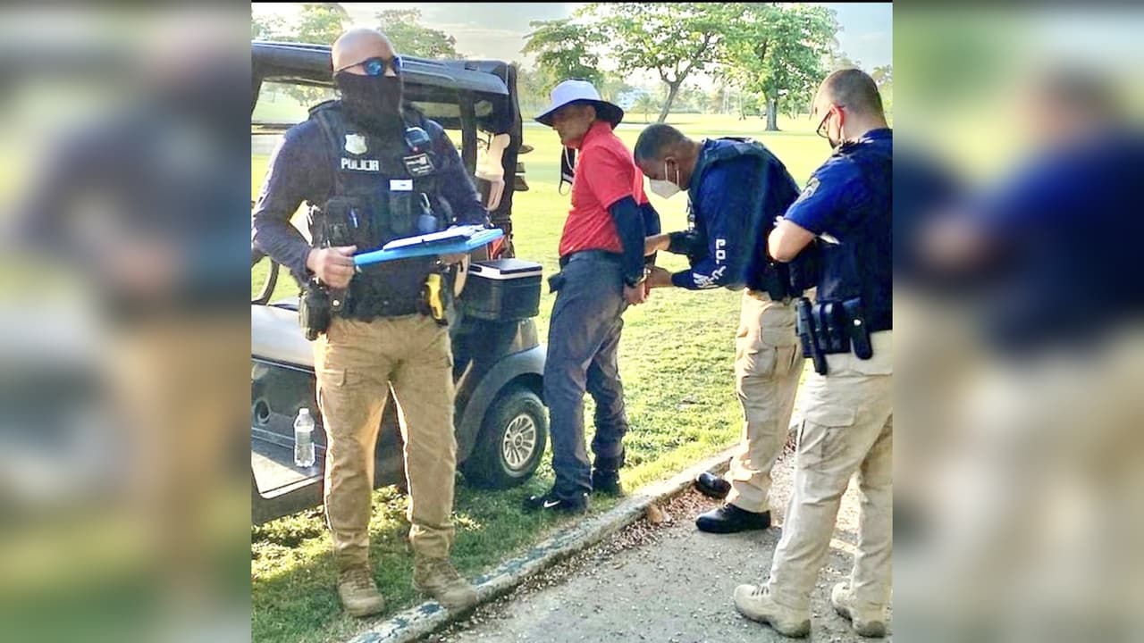 Un hombre es acusado de matar a tiros a un perro en un campo de golf porque le movió su pelota