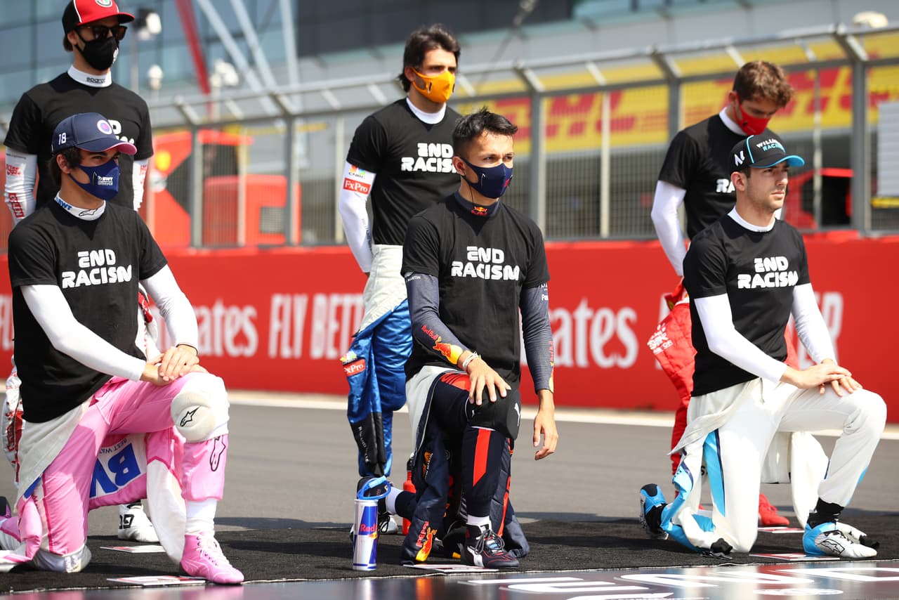 Max Verstappen de Red Bull cortó la racha ganadora de Hamilton y Mercedes. Leclerc (Ferrari) terminó en cuarto y los coequiperos de ‘Checo’, Stroll y Hulkenberg, terminaron en sexto y séptimo, respectivamente. La siguiente fecha se correrá el GP de España, en Barcelona.