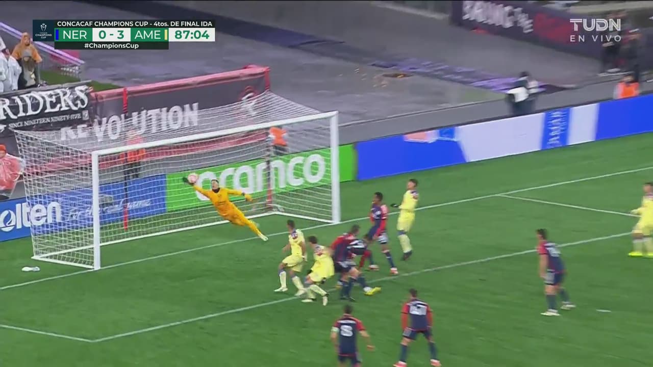 ¡Malagón! Triple atajada del arquero para evitar el descuento