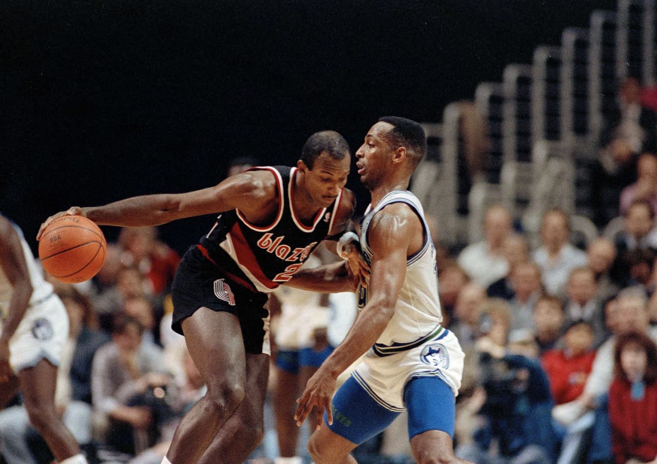 Clyde Drexler le regresa a Jordan el 'piropo' en The Last Dance