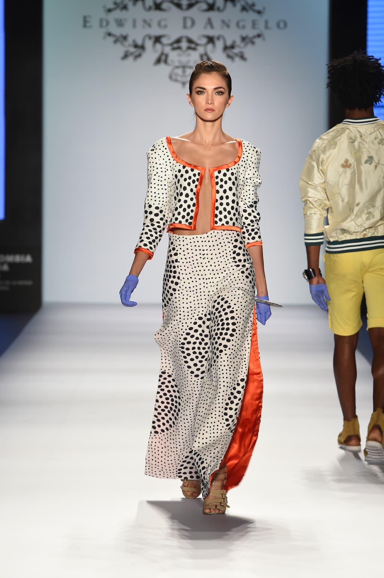 Uno de los vestidos que presentó Edwing D'Angelo inspirados en Palenque.