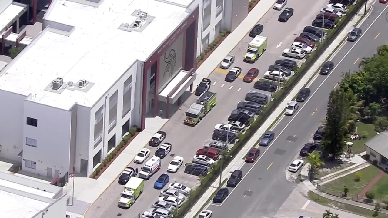 Pelea entre estudiantes de la escuela Miami Norland deja 16 intoxicados por inhalación de gas pimienta

