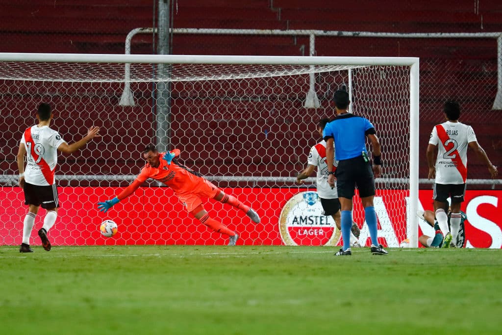 Con goles de Rony, Luiz Adriano y Matías Viñas, Palmeiras golea 0-3 a River y saborean la final de la Copa Libertadores.