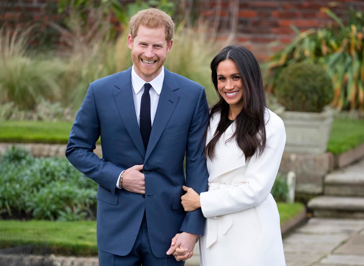 El 27 de noviembre de 2017 se anunció el compromiso del príncipe Harry ( quien tiene 33 años) y Meghan Markle, quienes comentaron que la entrega del anillo se hizo de manera casual, durante una carne asada con amigos.