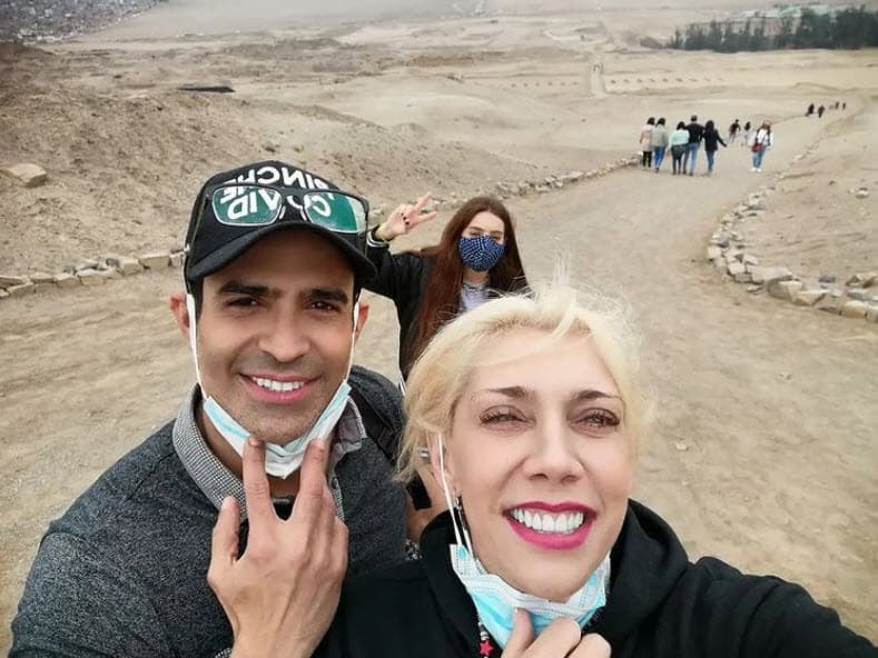 El noviazgo de ambos destapó una serie de 
<b><a href="https://www.univision.com/famosos/juan-vidal-responde-cynthia-klitbo-responde" target="_blank">acusaciones por parte de Cynthia Klitbo a Juan Vidal</a></b>, a quien lo llamó "chichifo", una manera coloquial en México para referirse a los hombres que sostienen relaciones sexuales o emocionales con otra a cambio de algún beneficio.
<br>